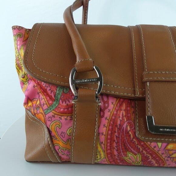 (3/$20) Liz Claiborne fuchsia paisley fabric and faux leather purse - Picture 2 of 16